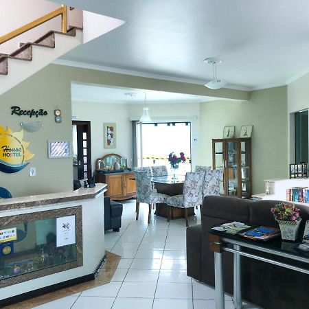 Blue House Hostel Перуібі Екстер'єр фото